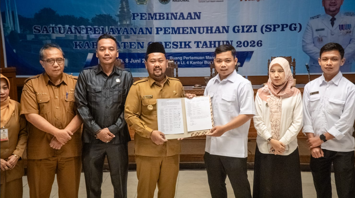 Pemerintah Kabupaten Gresik dan seluruh SPPG se-Kabupaten Gresik melaksanakan Penandatanganan Komitmen Bersama Pengelolaan Sampah Organik Hasil Kegiatan Program Makan Bergizi Gratis